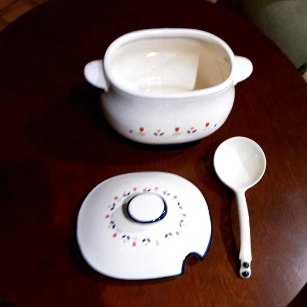 Adorable small soup tureen